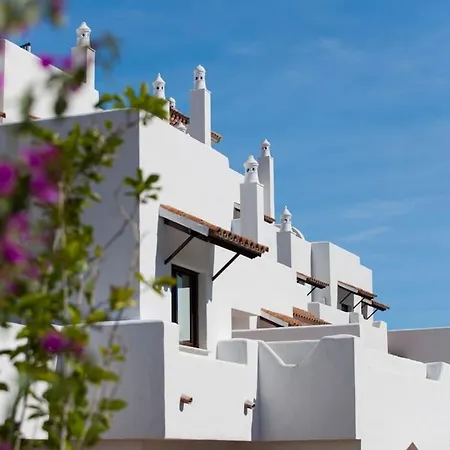Luxury In Golf Hills, Estepona. * Estepona
