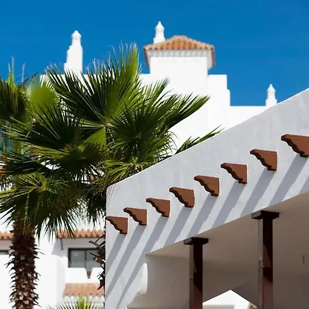 Luxury In Golf Hills, Estepona. Apartment